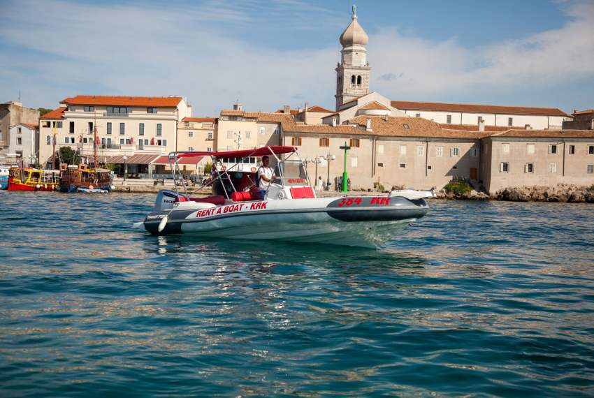 Marlin Dynamic 790 - from town Krk