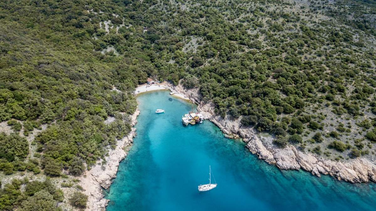 Krušija Bay on Plavnik