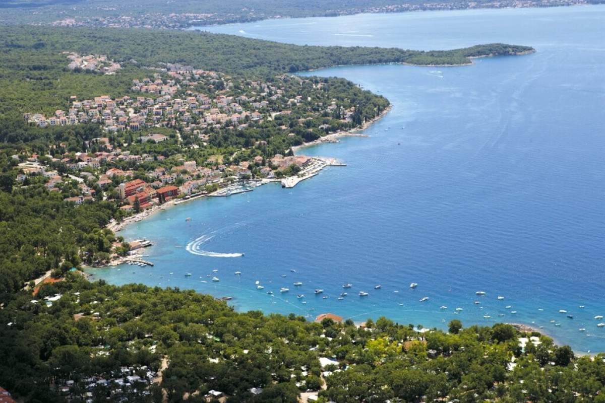 il villaggio di Njivice dal cielo