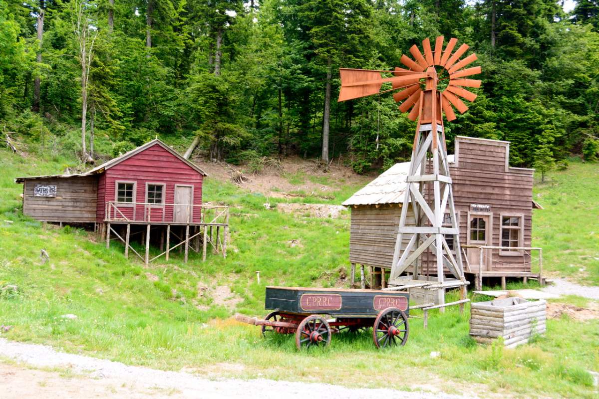 Die Westernstadt Roswell in der Nähe von Fužine