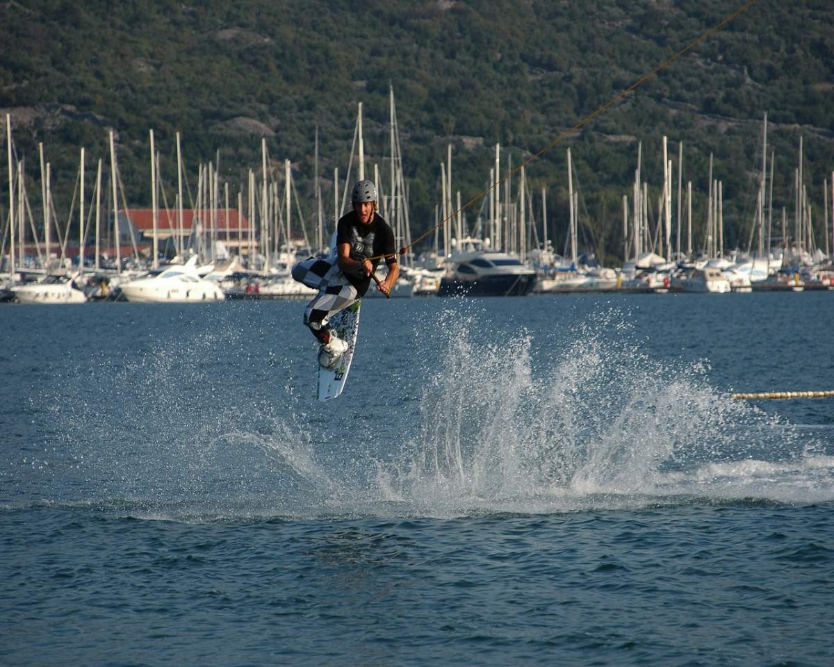 Wakeboarding on Dunat