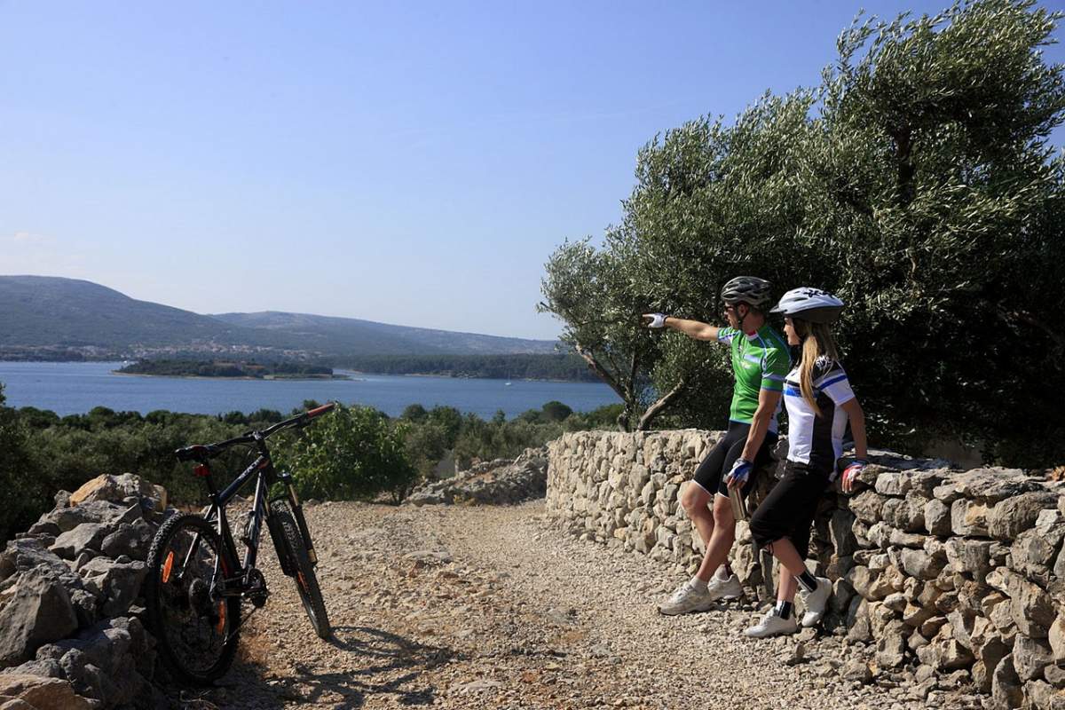 in bicicletta intorno a Krk