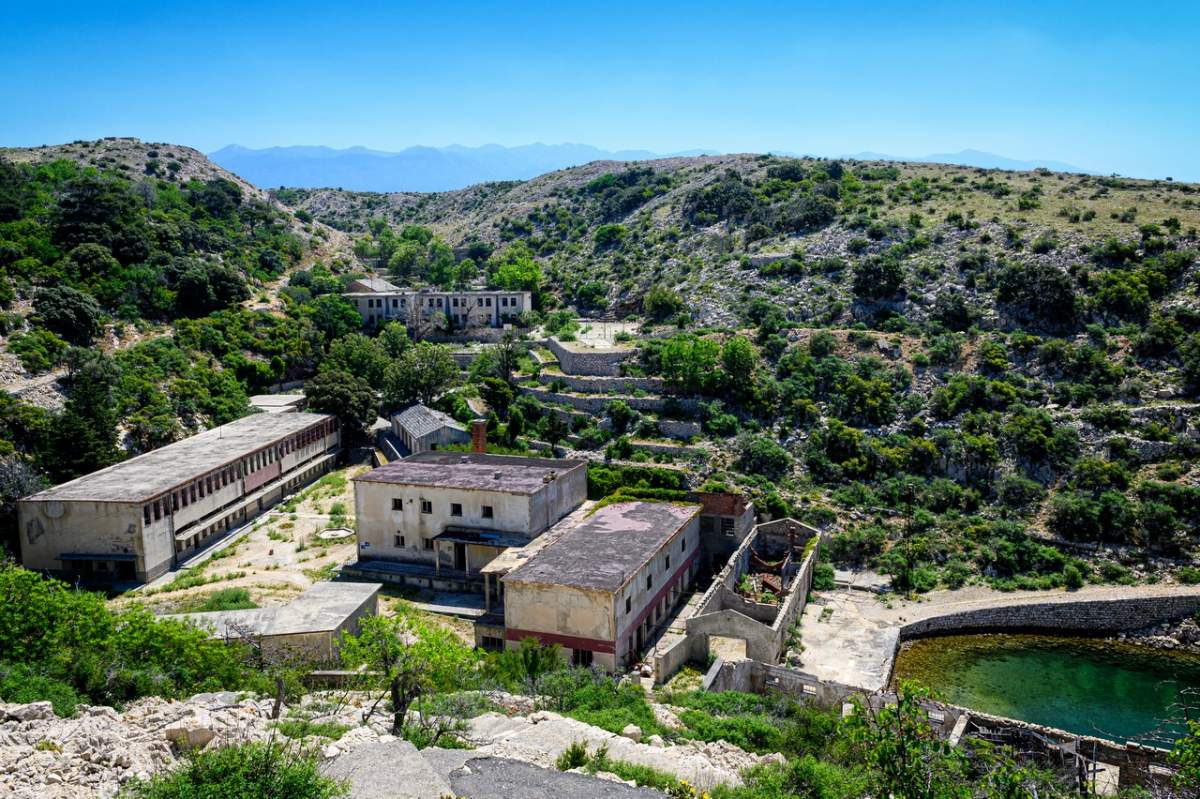 Posjetite Goli otok na brodskom izletu