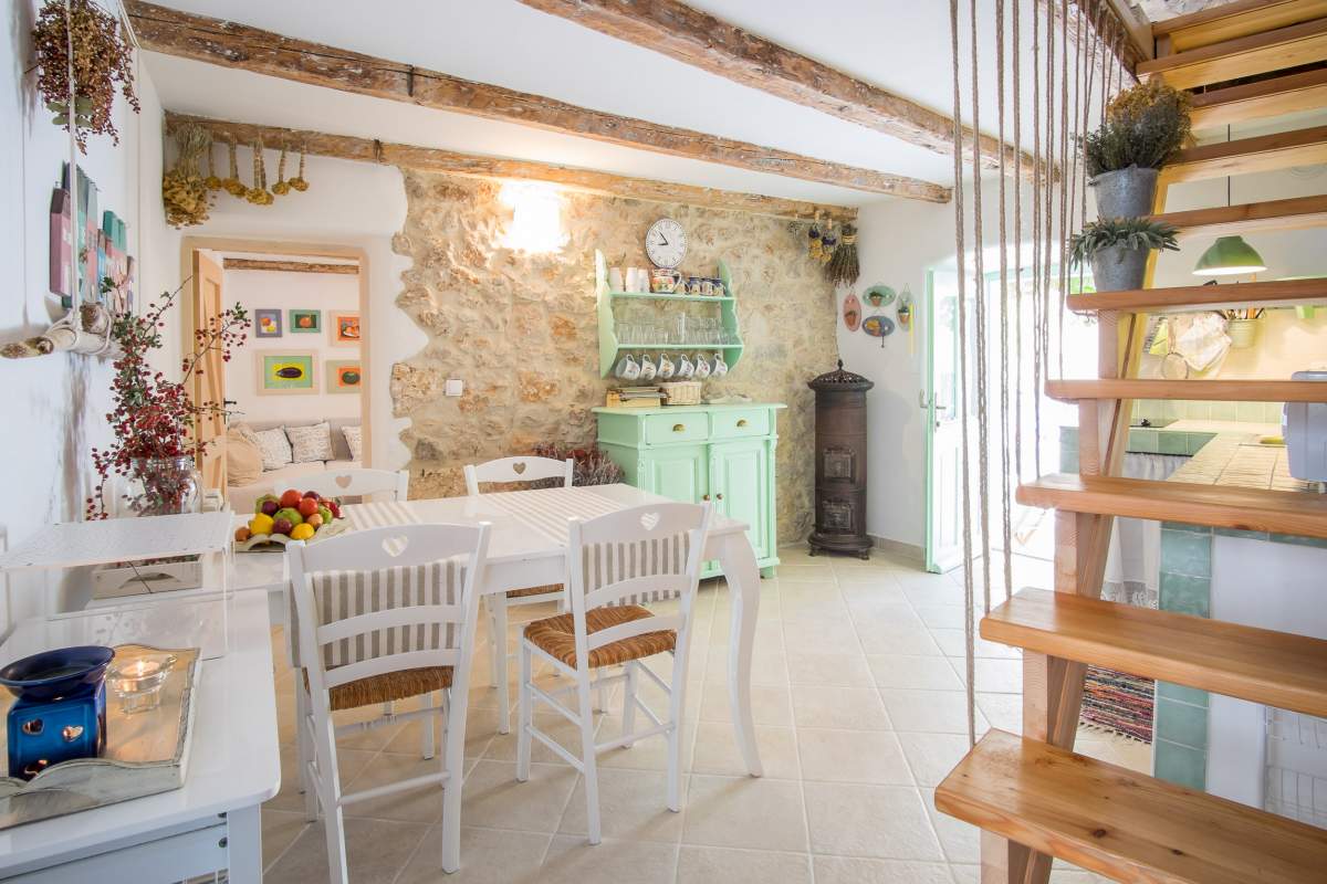 House Luce in the old town of Vrbnik
