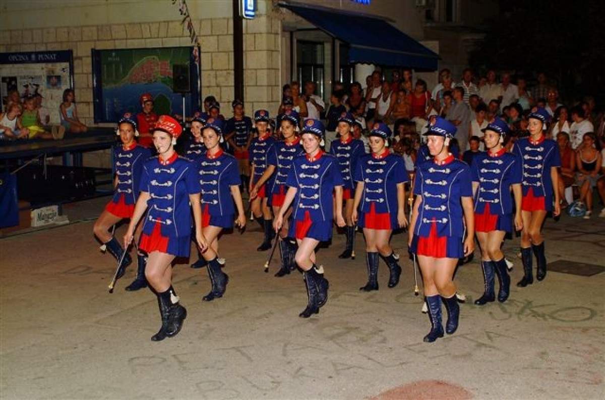 Majorettes in Punat