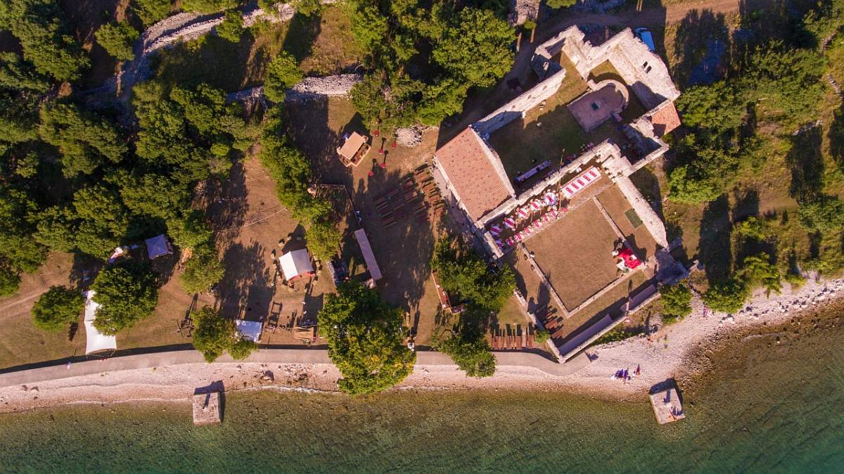 34 / 5.000 Die römische Stadt Fulfinum auf der Insel Krk