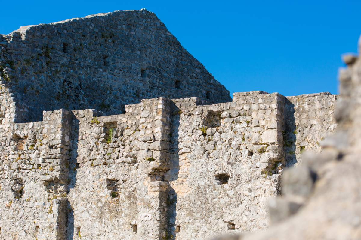 l'Abbazia benedettina glagolitica di San Nicola a Omišalj