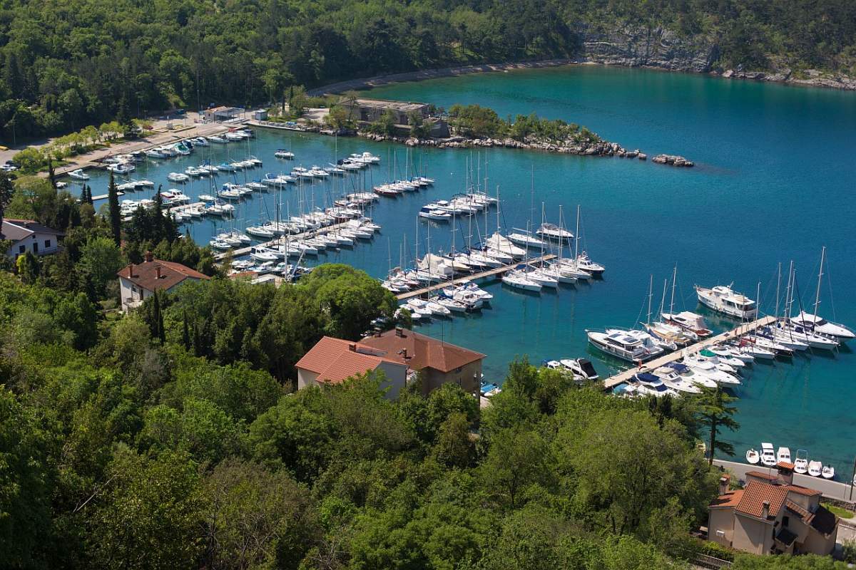 Boat marina in Omišalj 