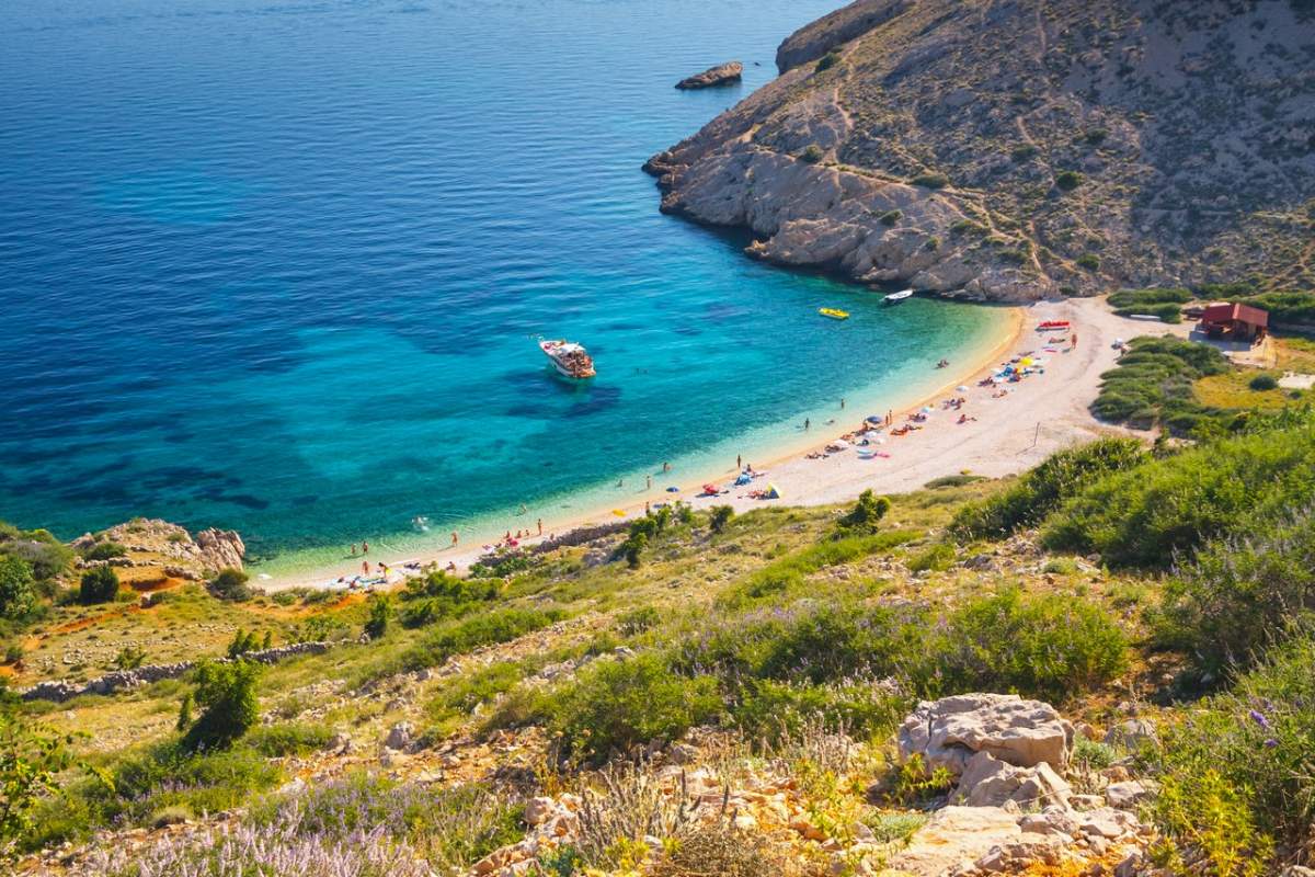 Spiaggia Oprna a Stara Baška