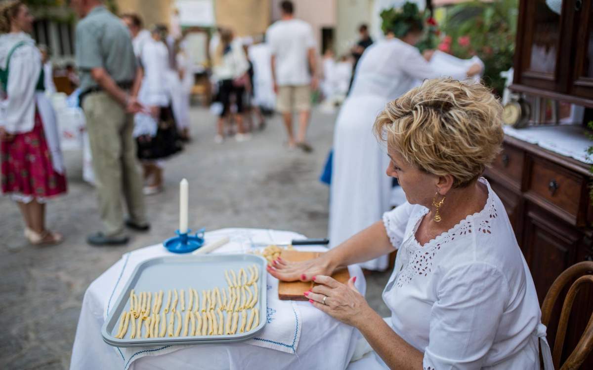 Cooking school for making šurlice is an interesting activity for all gourmets