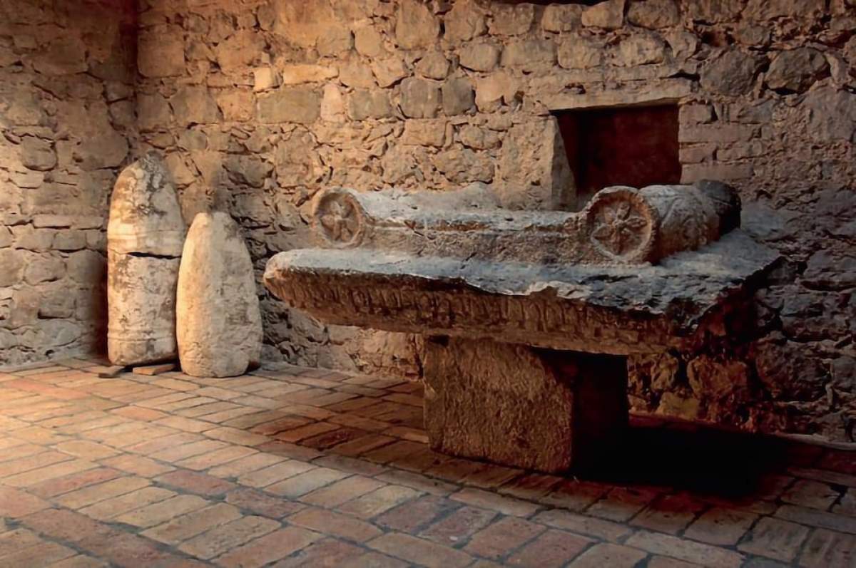 Catacombs with the Altar of Venus