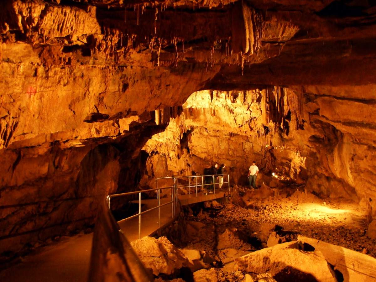 Höhle Vrelo in der Nähe von Fužine