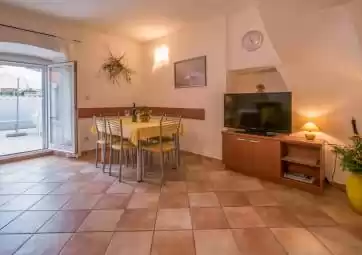 Draga 1 - blizu plaže u mirnoj ulici