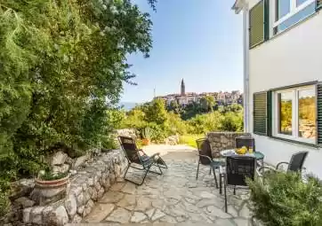 Romano 1 - bright apartment in quiet location, with sea view