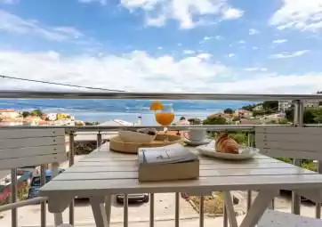 Nirvana - spacious, with sea view & close to the beach