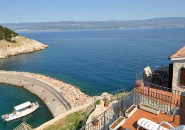 Villa Kairos - unique location on the cliff above the sea