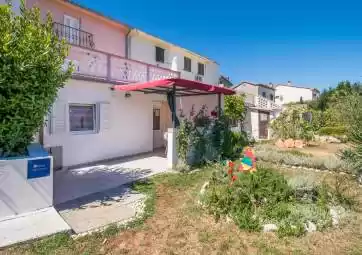 Berka - with garden and view of the old town of Vrbnik