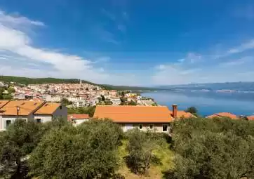 Zlatko - with panoramic sea view, near the beach
