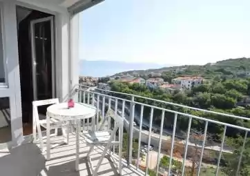 Lavanda - modernes Apartment mit seitlichem Meerblick