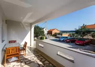 Marta 2 - in quiet location & with partial sea view