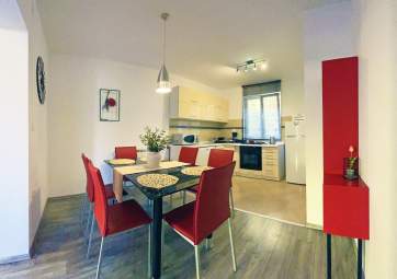 Tatjana 1 - moderan, potpuno opremljen apartman blizu plaže