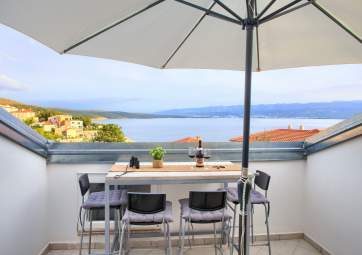 Nenad 3  - mansard very close to the beach, with sea view
