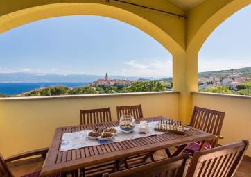 Ulikva 1 - modern apartment with open sea view