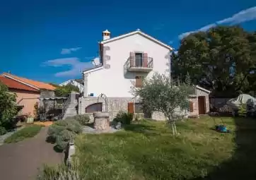 Apartment Marjan - na idiličnoj lokaciji, s velikim vrtom (Croatian)