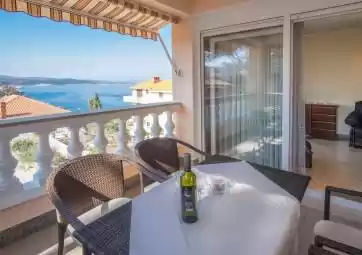 Vajavina - così vicino alla spiaggia, con vista mare panoramica