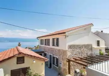 Bonaca 1 - in a stone house full of atmosphere, with sea view