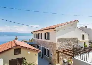 Bonaca 2 - in casa in pietra ristrutturata con vista mare