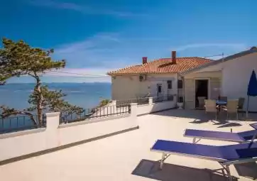 Petar 1 - only 30 m from the beach, with panoramic sea view