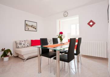 Mimi - moderan apartman blizu centra (Croatian)