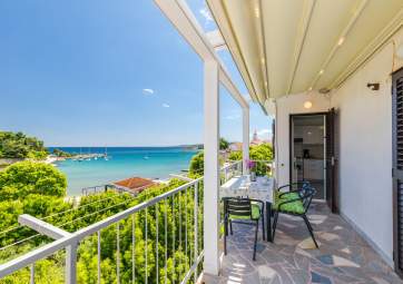 Madeline - apartment in superb location, only 50 m from the beach