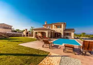 Villa Mare - Villa con piscina, ampio giardino e 3 camere da letto