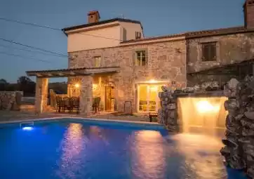 Villa Ivy - with specially designed pool, surrounded by nature