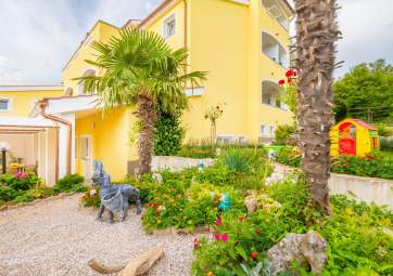 Panorama a - cozy apartment for two near the beach