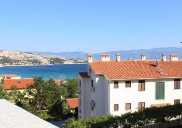 Ester - with partial sea view, very near the beach