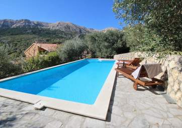 Villa Kate - geräumiges Ferienhaus mit Pool in ruhiger Lage