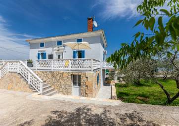 Magnolia - lovingly furnished apartment with sea view