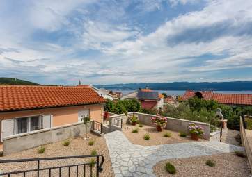 Roko - romantisches Ferienhaus mit Garten