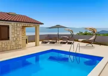 Villa Vista - za Vaš odmor uz bazen s pogledom na more