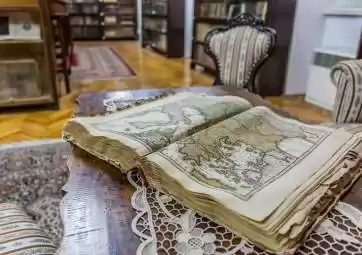 Biblioteca Vitezić, stamperia glagolitica e collezione ethno
