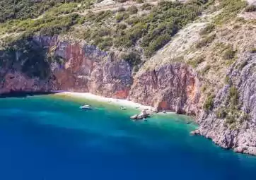 Giro panoramico con la barca per 6 persone - 3 ore con bagno