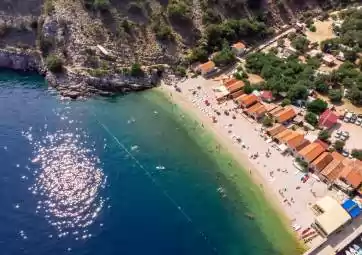 Gita in barca con il fondo di vetro a Beli sull isola di Cres