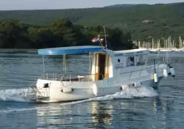 Gita giornaliera in taxi boat verso spiagge nascoste