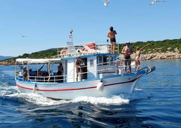 Hidden Krk & Plavnik on a private whole-day boat tour