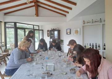 Mosaic & Wine: Un'Esperienza Creativa sull'Isola di Krk