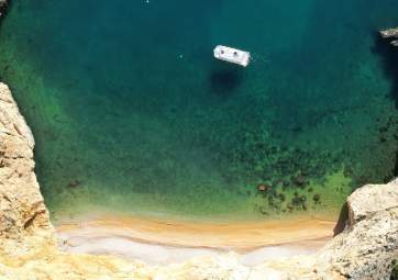 Private Boat Trip from Krk – Golden Beach, Blue Cave and Deer Search on Plavnik
